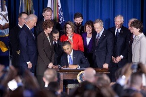 Obama firma l'abolizione del DADT