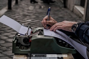 Walter Lazzarin, Scrittore per strada. Credits: Roberto Borrello